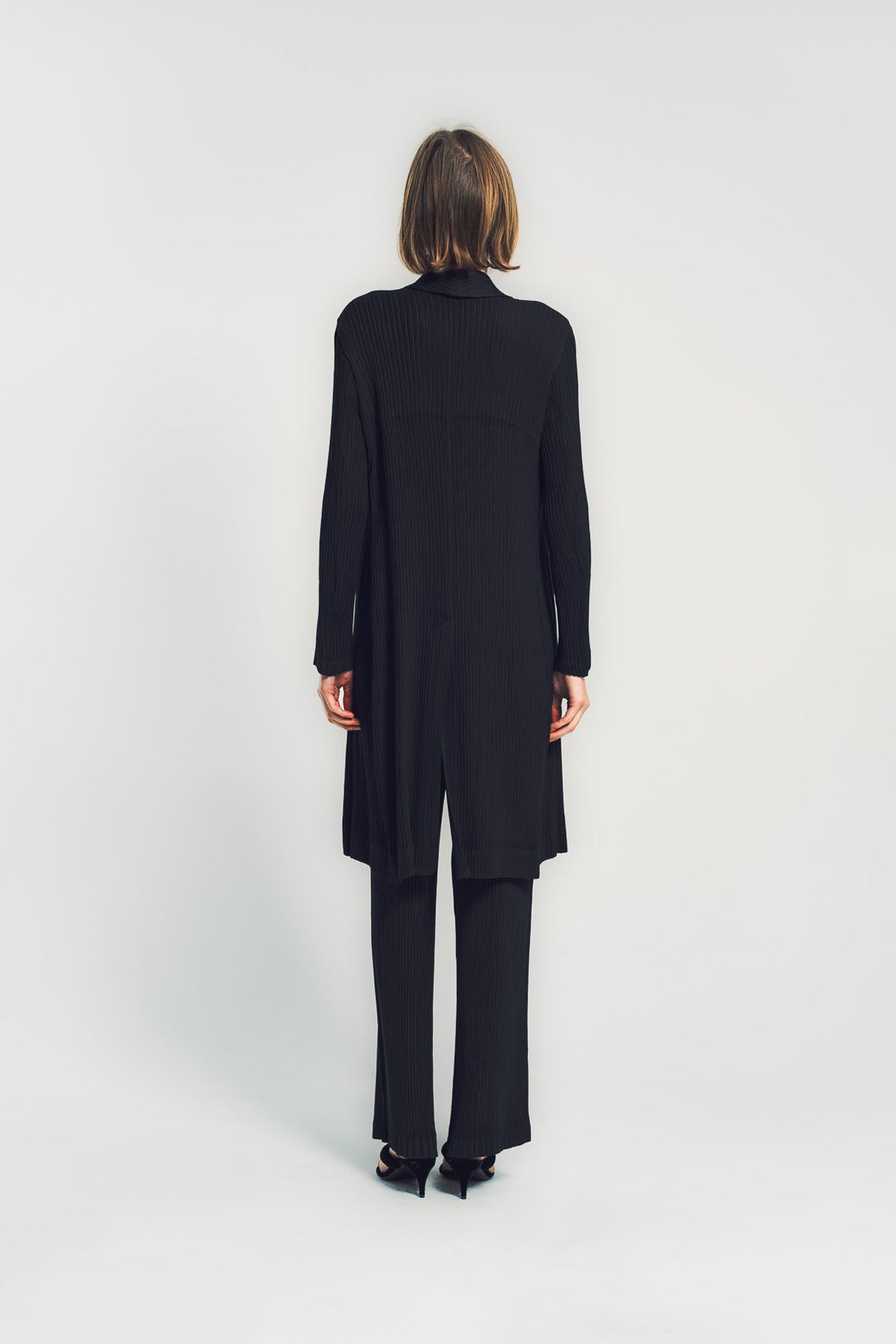 ISSEY MIYAKE | HATCHING PLEATED COAT