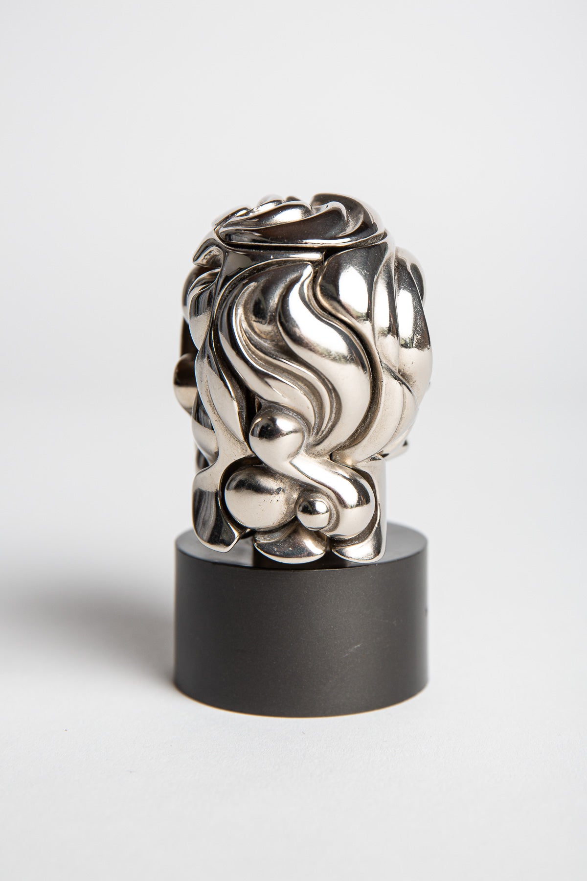 MAXFIELD PRIVATE COLLECTION | 1968 PORTRAIT DE MICHELE STATUE