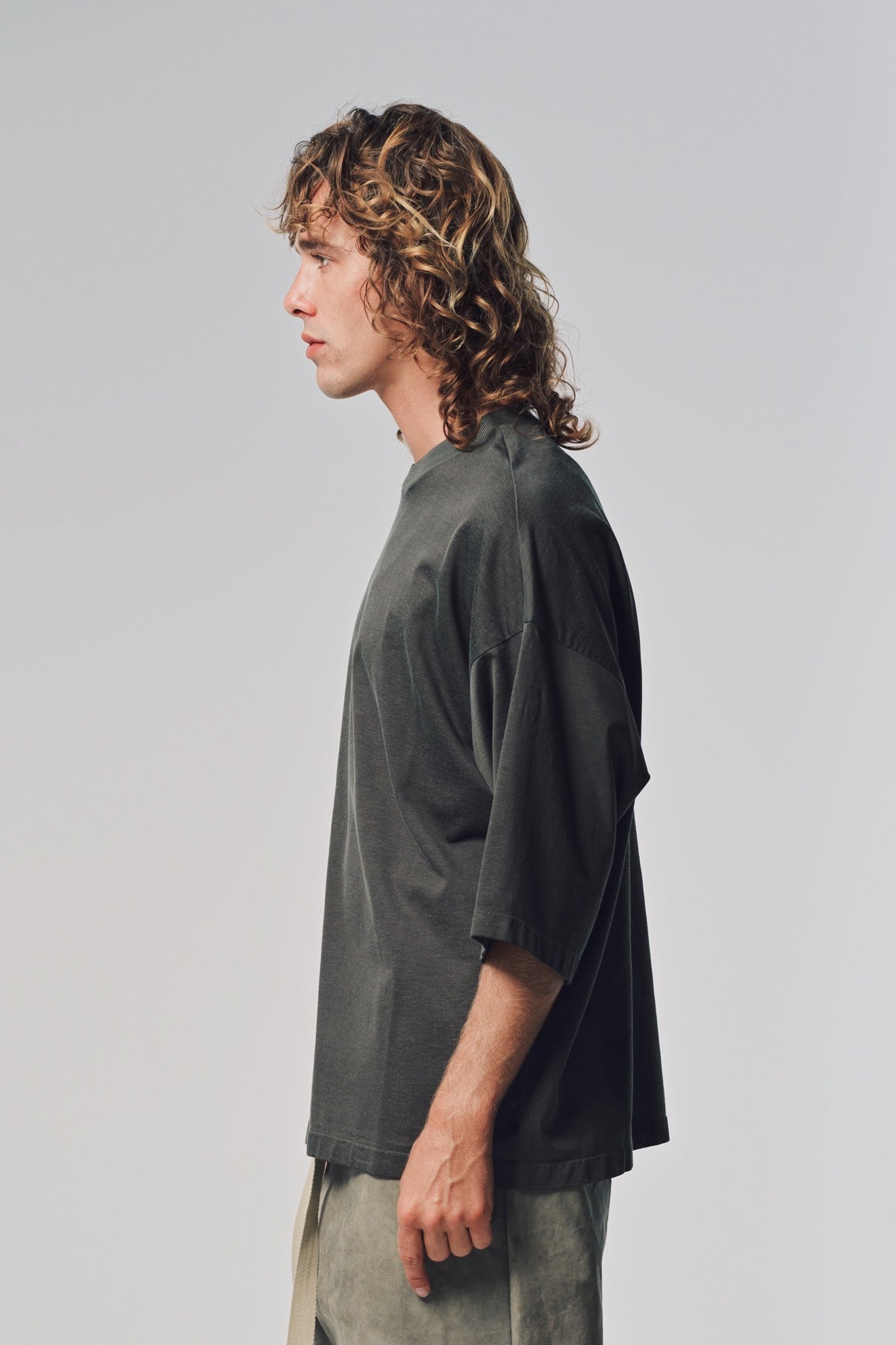 FEAR OF GOD | RELAXED SHORT SLEEVE T-SHIRT