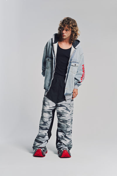 パンツ BALENCIAGA cut-up cargo pants Men's Cut-up Cargo Tracksuit Pants in Black | Balenciaga US