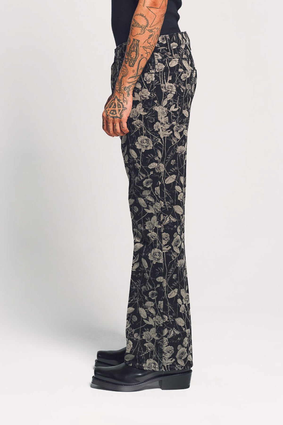 NEEDLES | ROSE PRINT BOOT-CUT JEANS