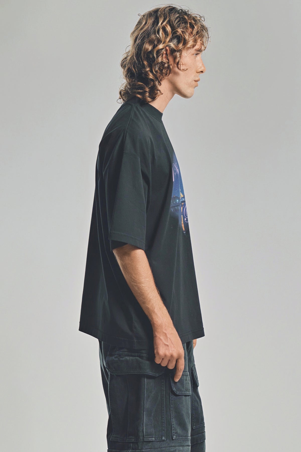 VETEMENTS | 'A NIGHT IN PARIS' OVERSIZED TEE