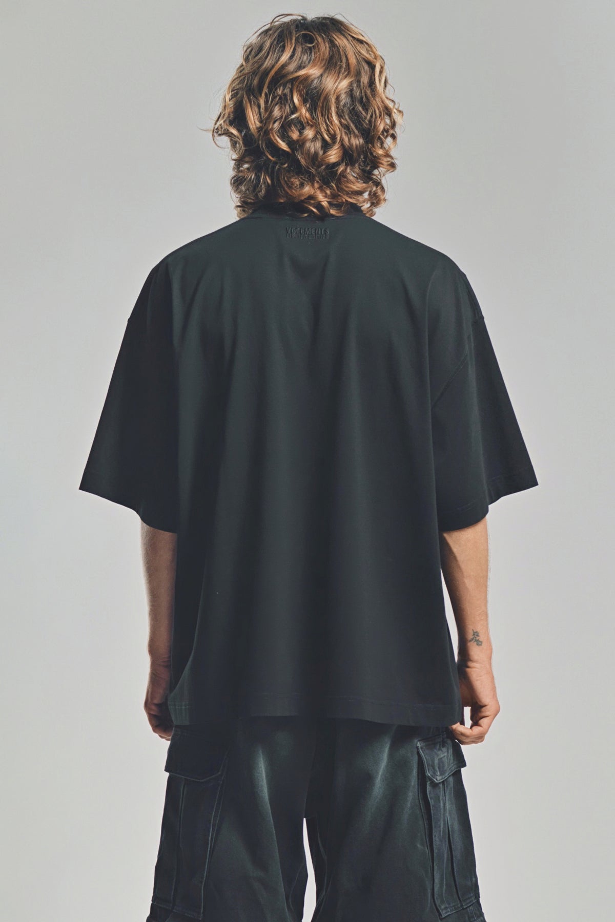 VETEMENTS | TRASH EMBROIDERED TEE