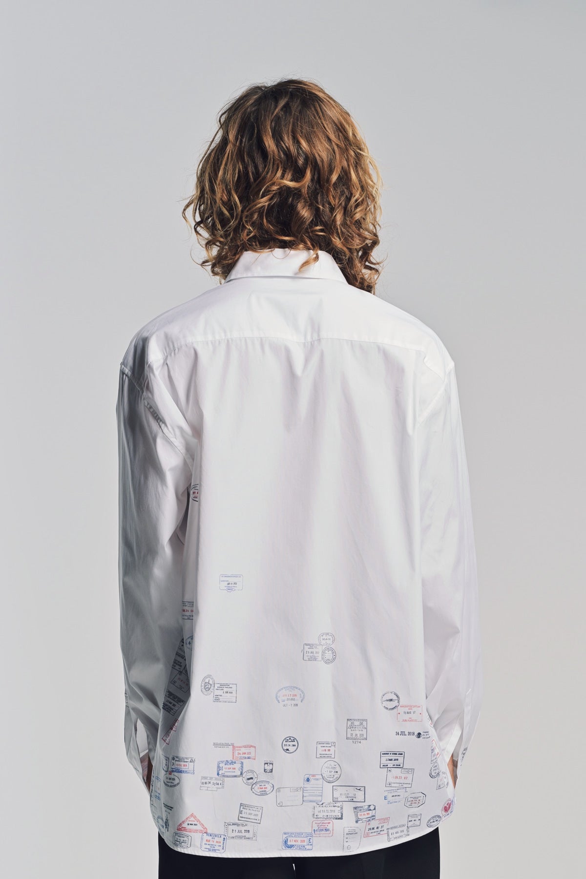 VETEMENTS | PASSPORT STAMPS LONG SLEEVE SHIRT