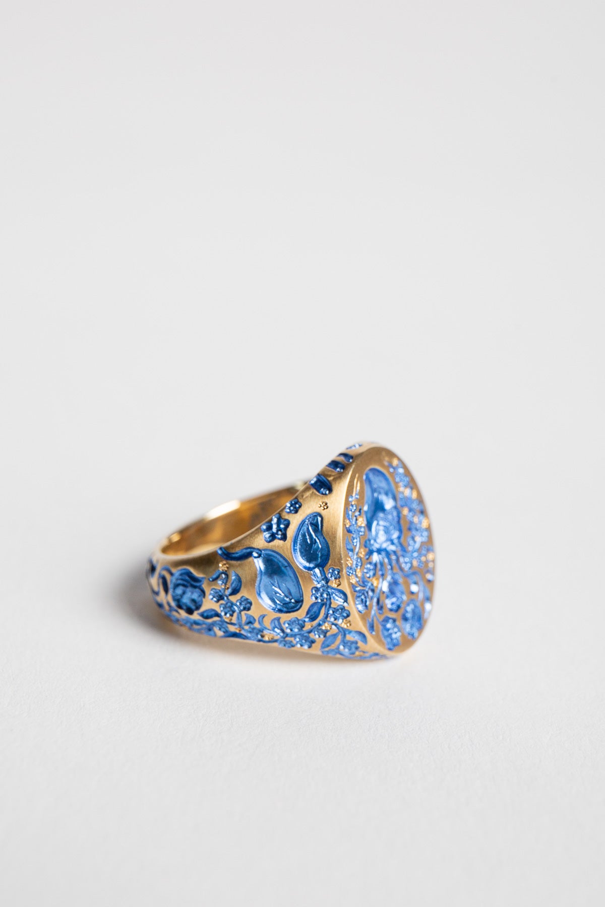 CASTRO SMITH | CLASSIC HEART SIGNET RING