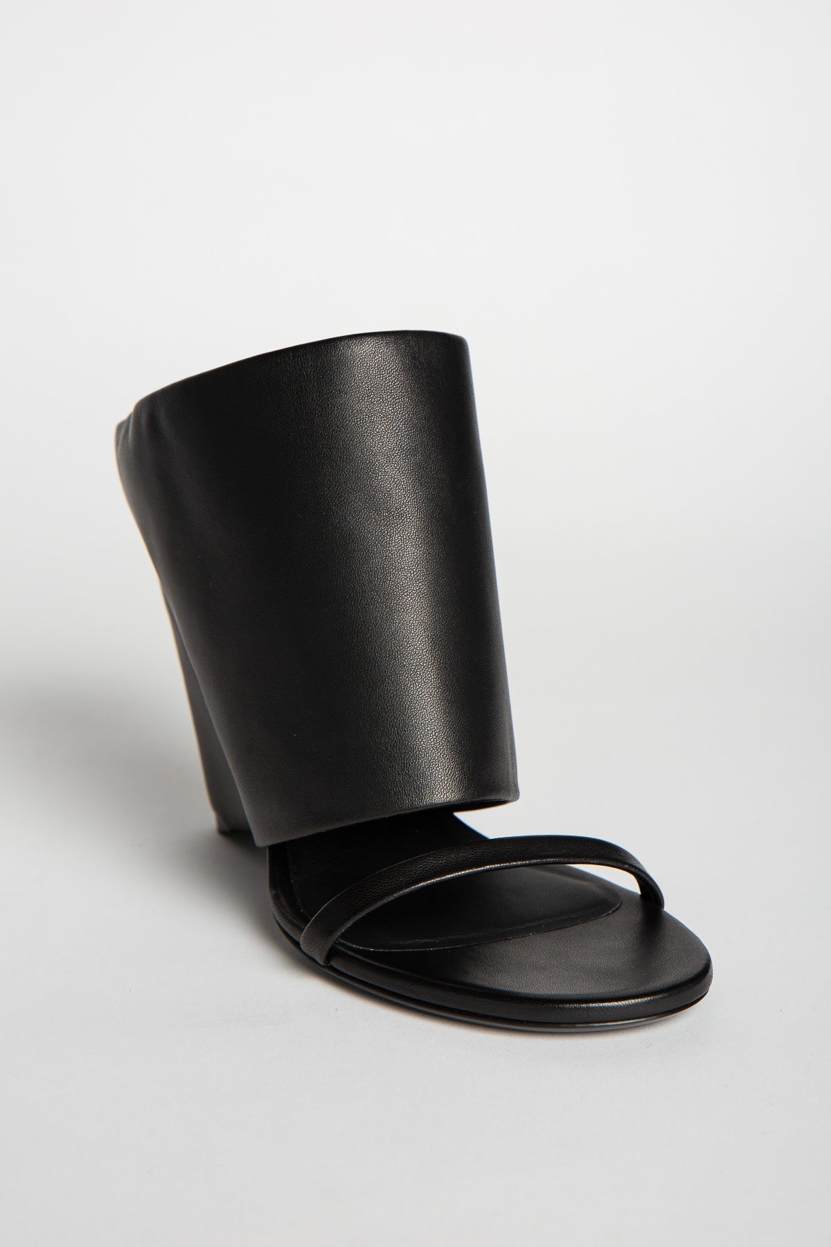 COURRÈGES | OBLIQUE WEDGED LEATHER MULES