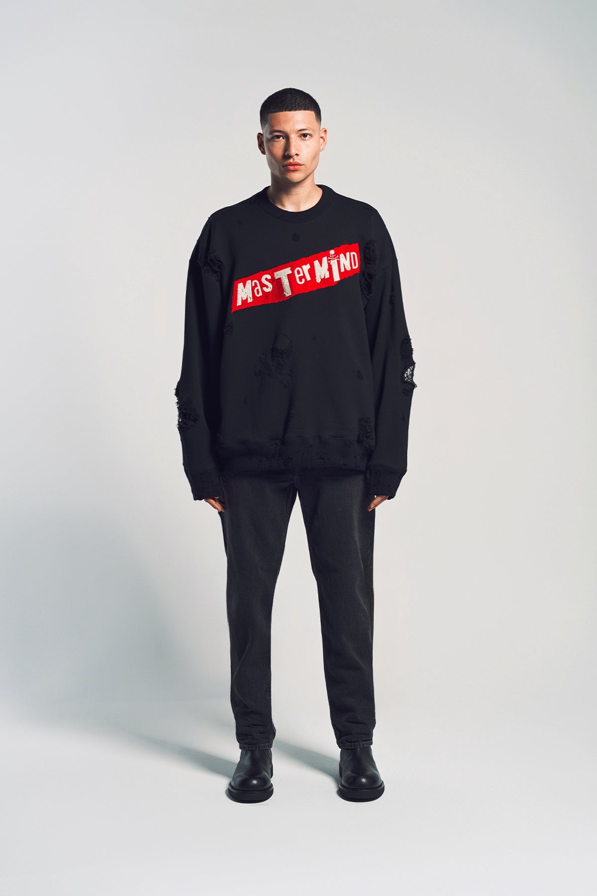 MASTERMIND | DISTRESSED SWEATSHIRT