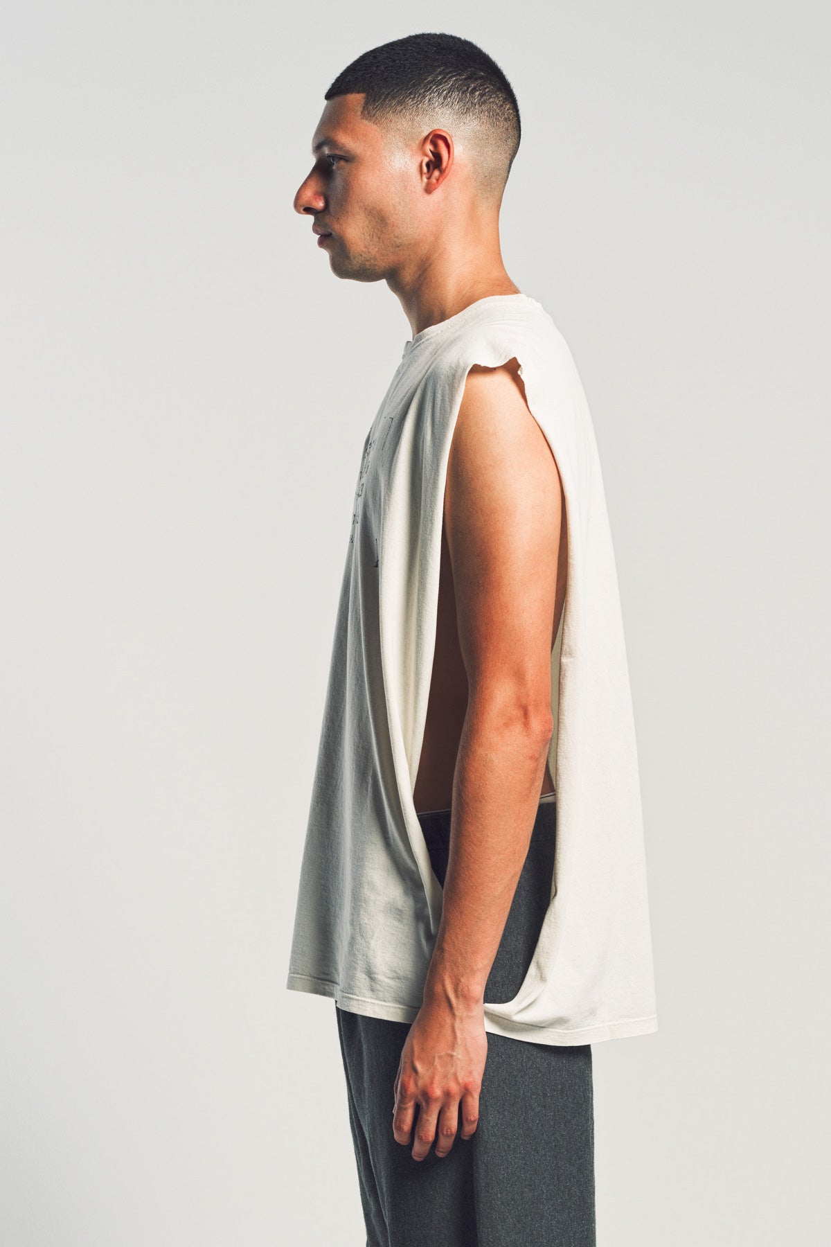 マルジェラ　ノースリーブ Maison Margiela ノースリーブ トップ | グレー | FARFETCH JP
