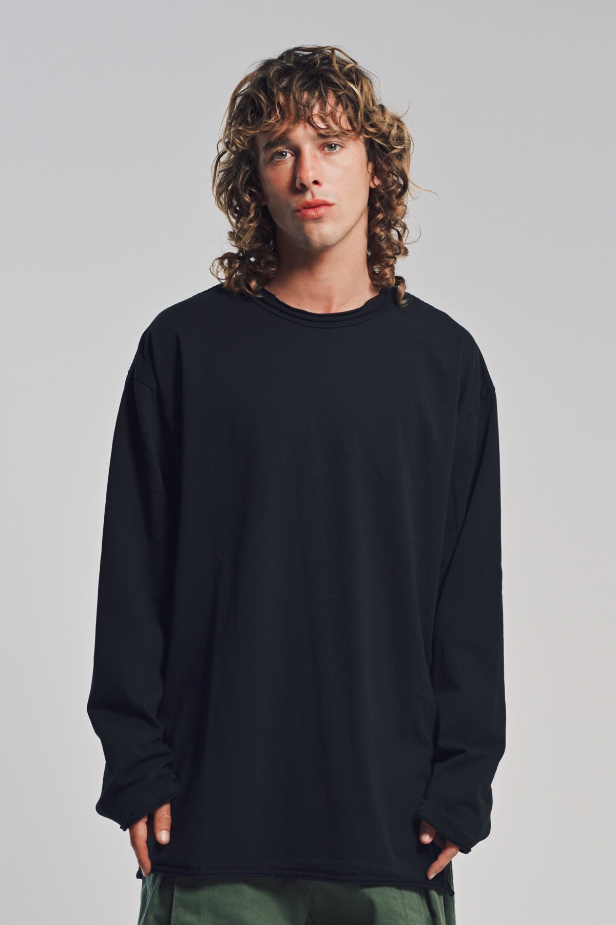 AUBERO | ROLLED TRIM LONG SLEEVE T-SHIRT