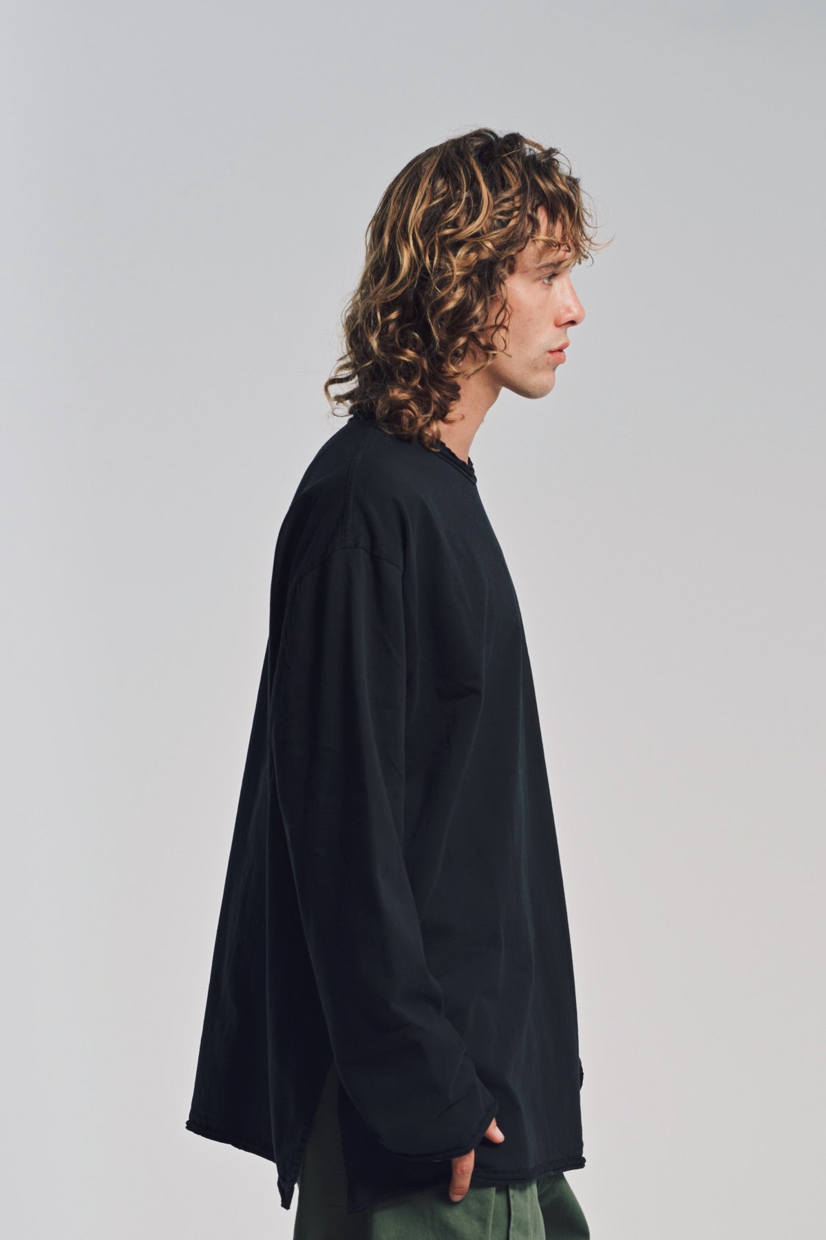 AUBERO | ROLLED TRIM LONG SLEEVE T-SHIRT