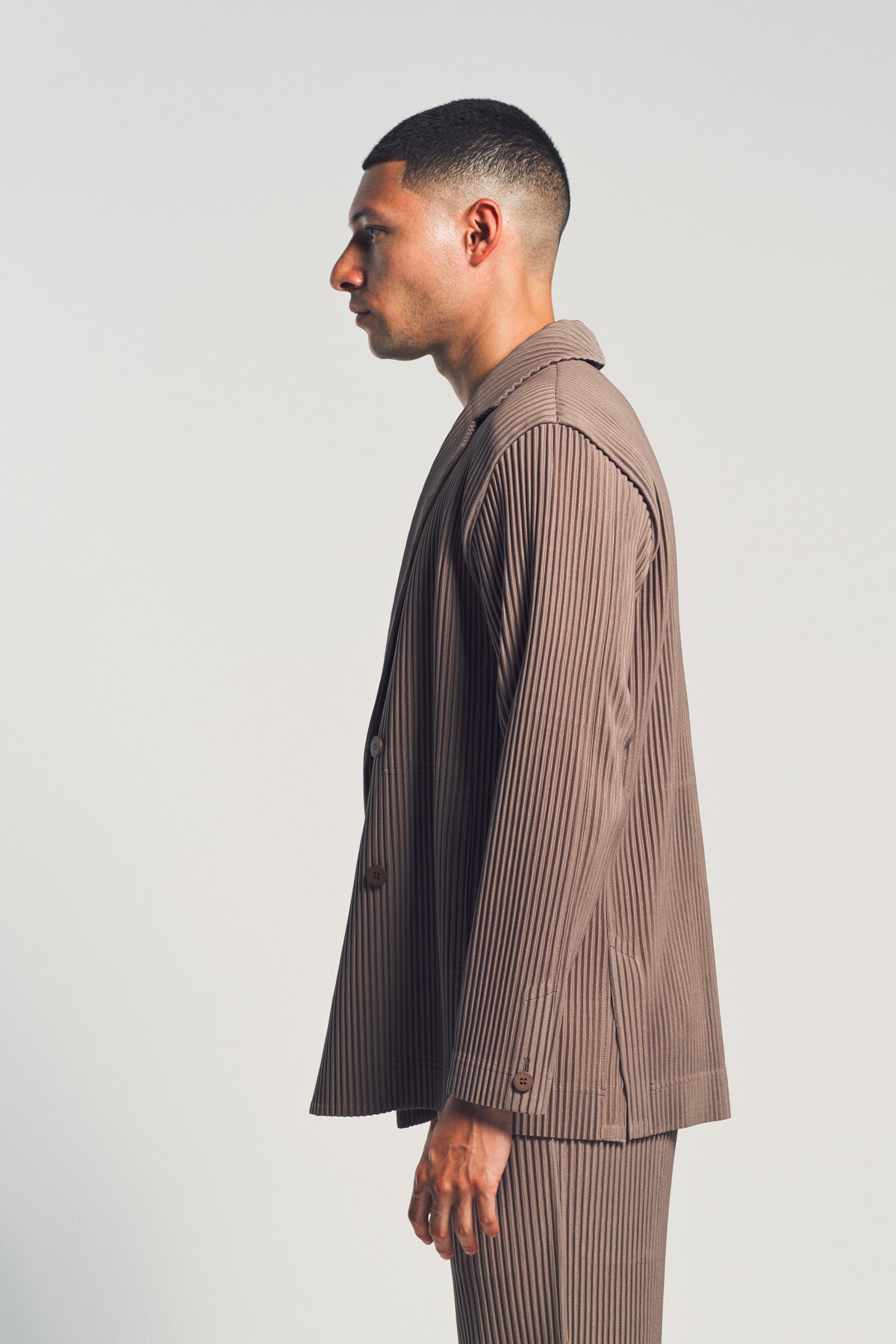 HOMME PLISSÉ ISSEY MIYAKE | PLEATED DOUBLE BREASTED BLAZER