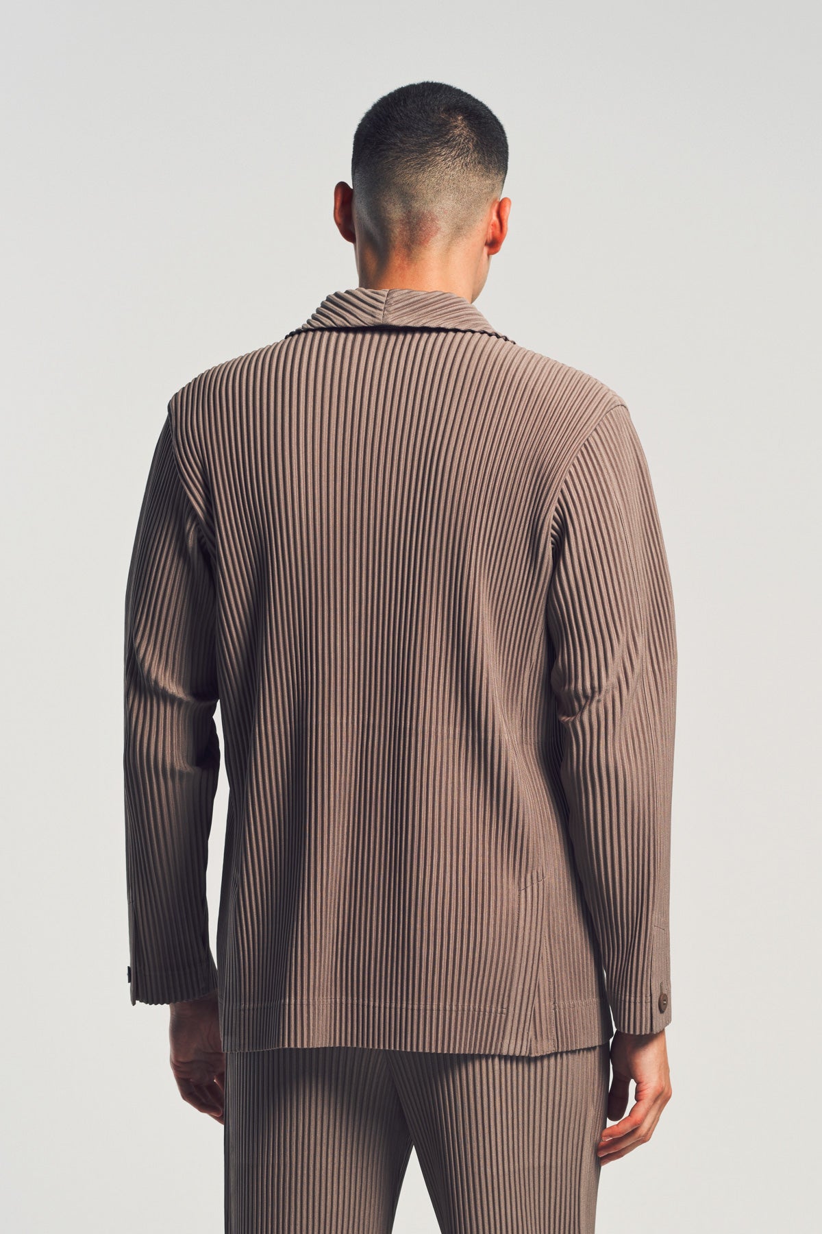 HOMME PLISSÉ ISSEY MIYAKE | PLEATED DOUBLE BREASTED BLAZER