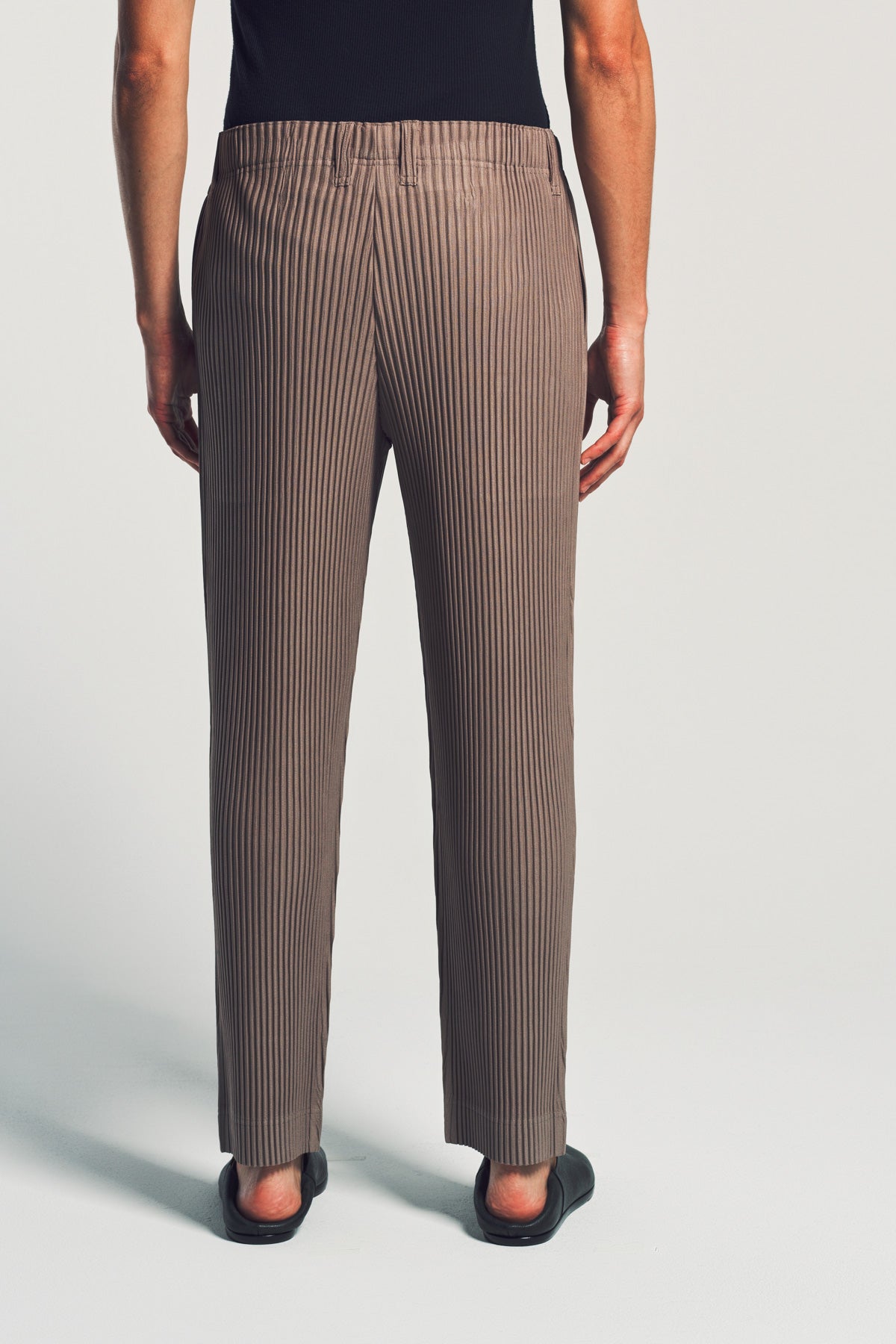 HOMME PLISSÉ ISSEY MIYAKE | TAILORED PLEATED PANTS