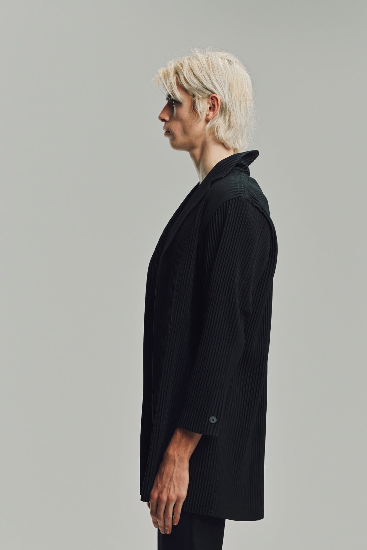 HOMME PLISSÉ ISSEY MIYAKE | BASICS COAT