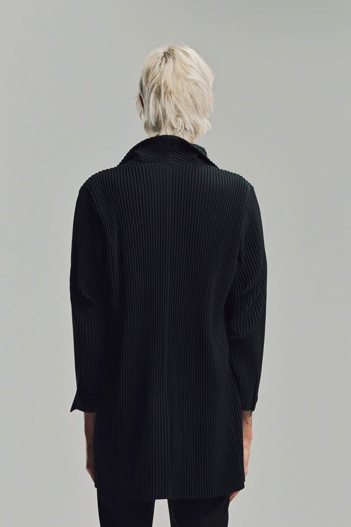 HOMME PLISSÉ ISSEY MIYAKE | BASICS COAT