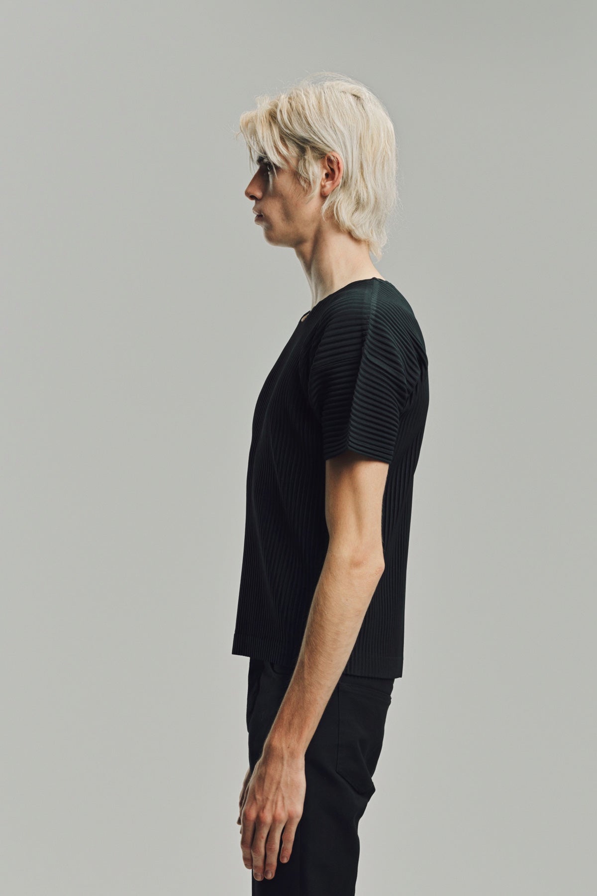 HOMME PLISSÉ ISSEY MIYAKE | BASICS SHORT SLEEVE TEE