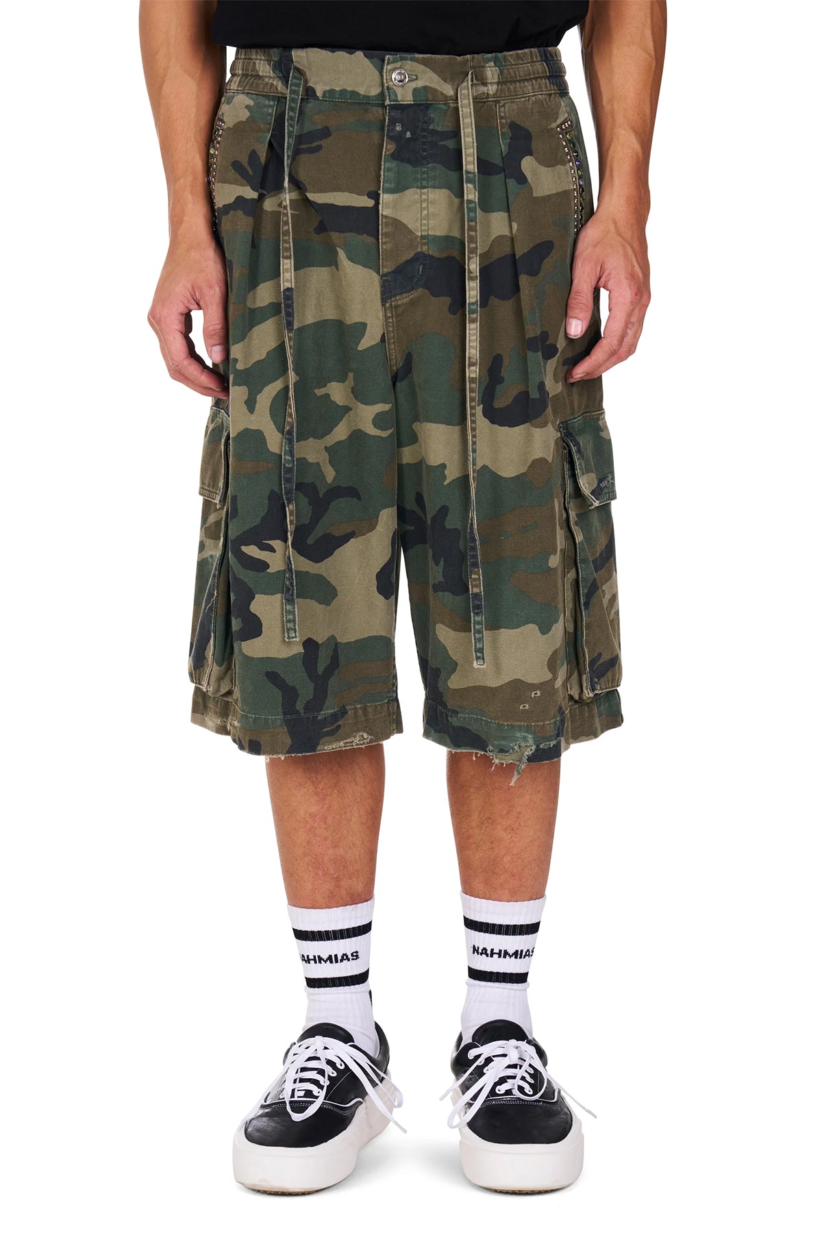 NAHMIAS | CAMO PLEATED CARGO SHORTS