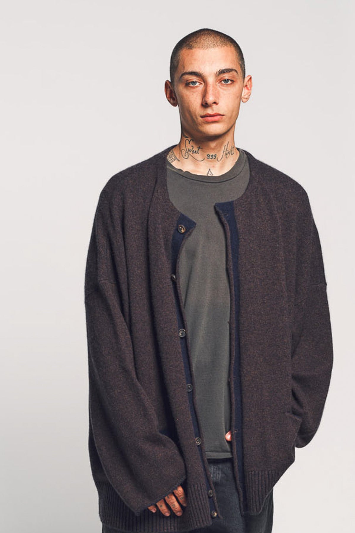 ZIGGY CHEN | CREWNECK CARDIGAN