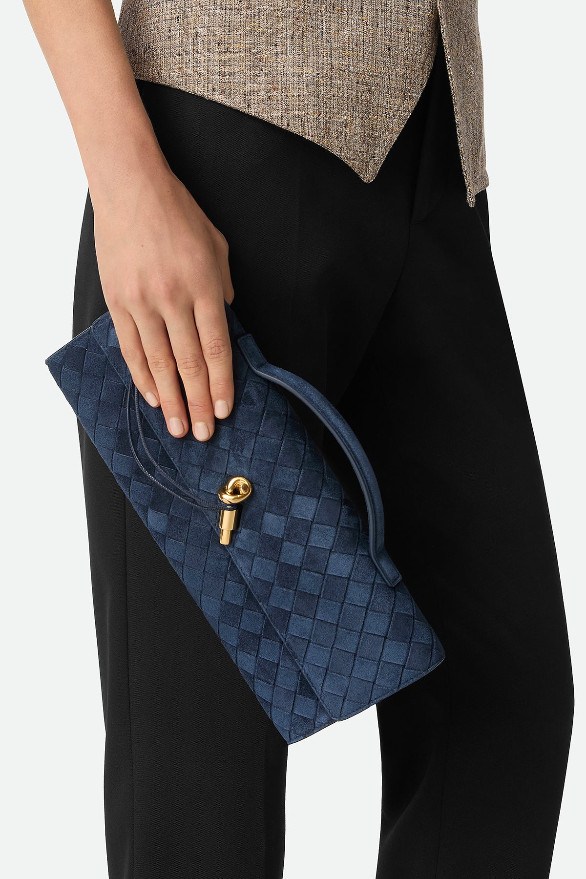 BOTTEGA VENETA | ANDIAMO CLUTCH IN NEPTUNE & MUSE
