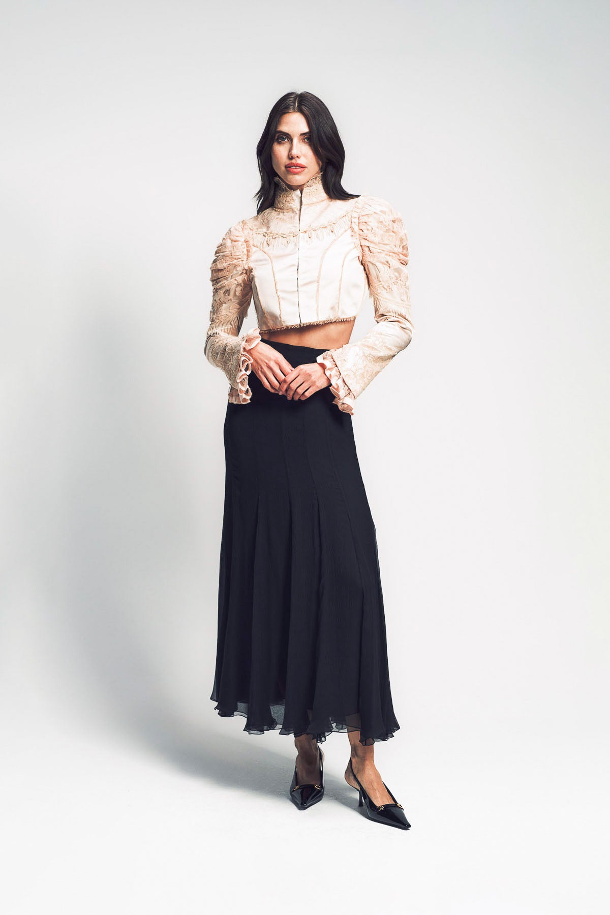 CHLOÉ | CROPPED FITTED JACKET IN SILK DUCHESS SATIN & LACE