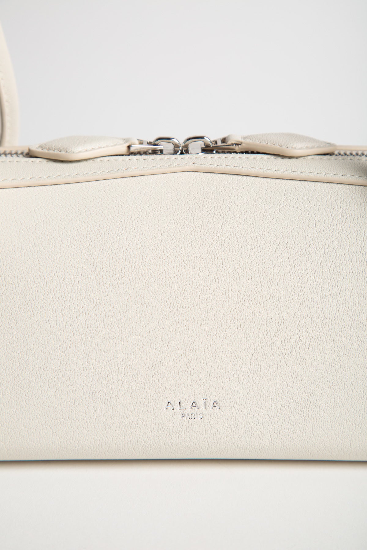 ALAÏA | LE TECKEL MEDIUM BAG IN GOATSKIN