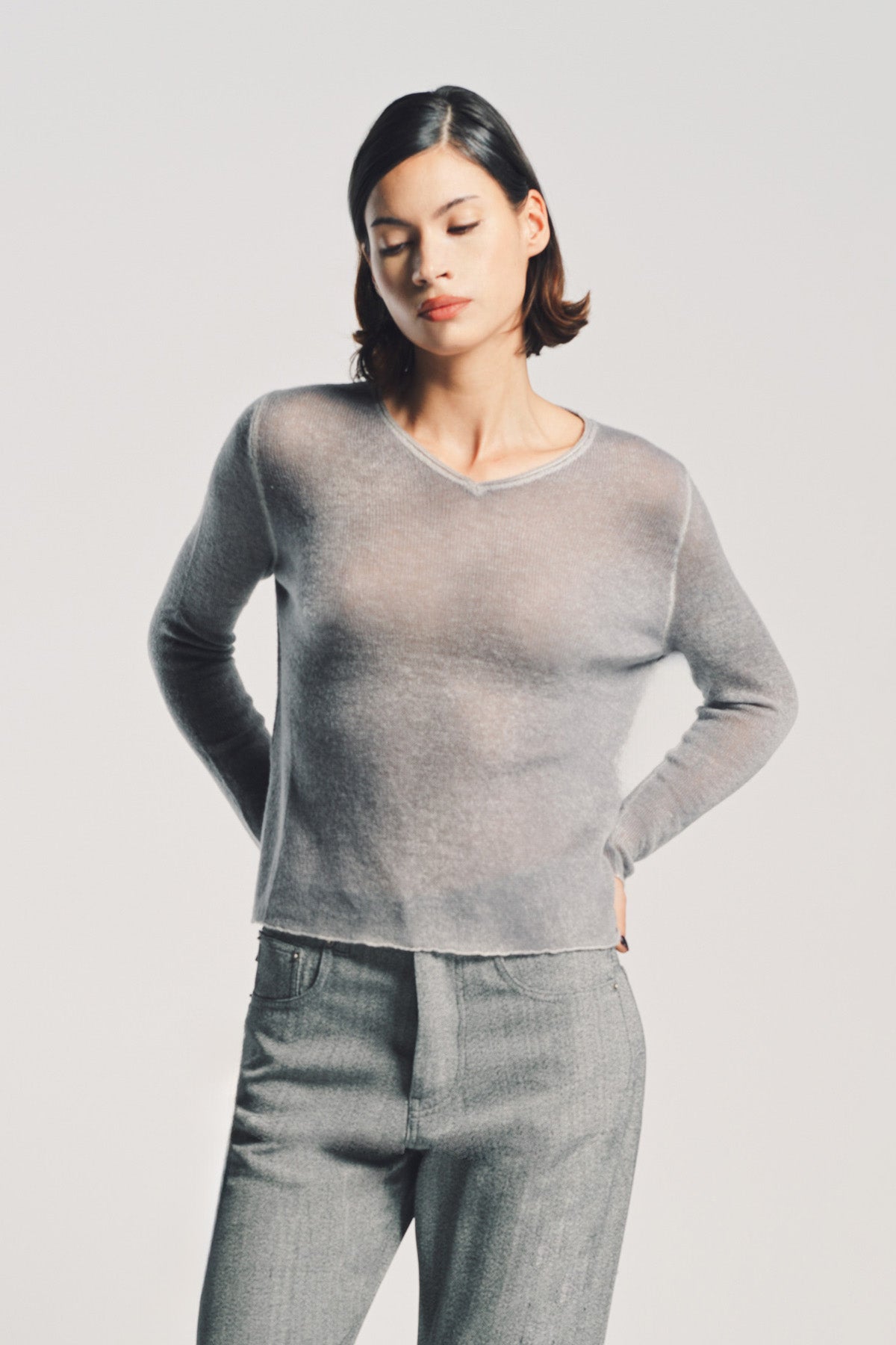 AVANT TOI | PAINTED V-NECK SWEATER
