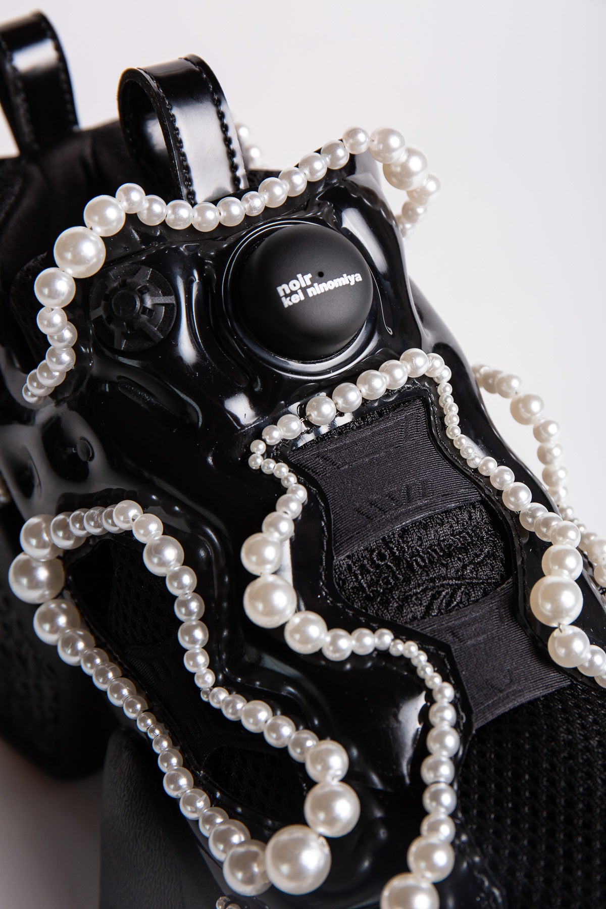 NOIR KEI NINOMIYA | REEBOK FLYING PEARL PUMP