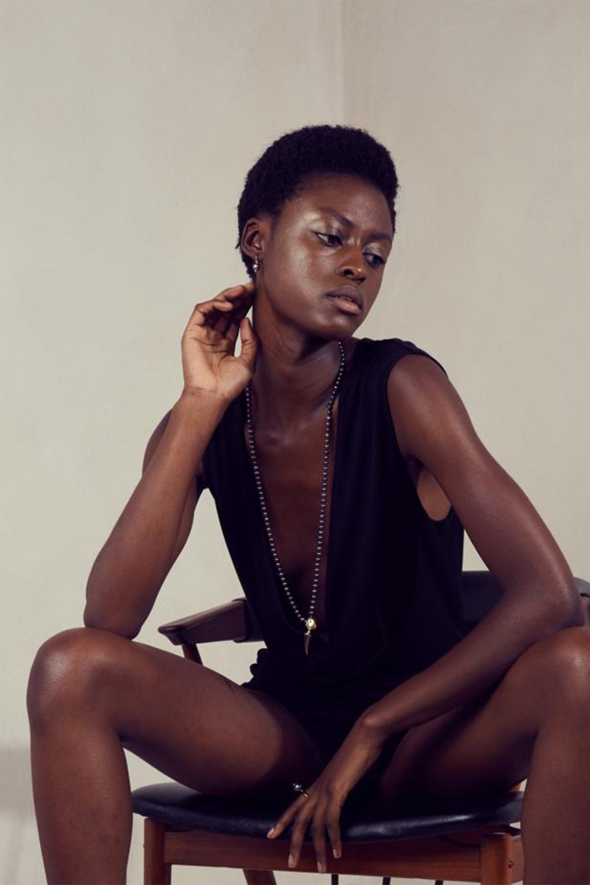 HANNAH MARTIN | SPUR YELLOW GOLD PENDANT ON PEARL NECKLACE