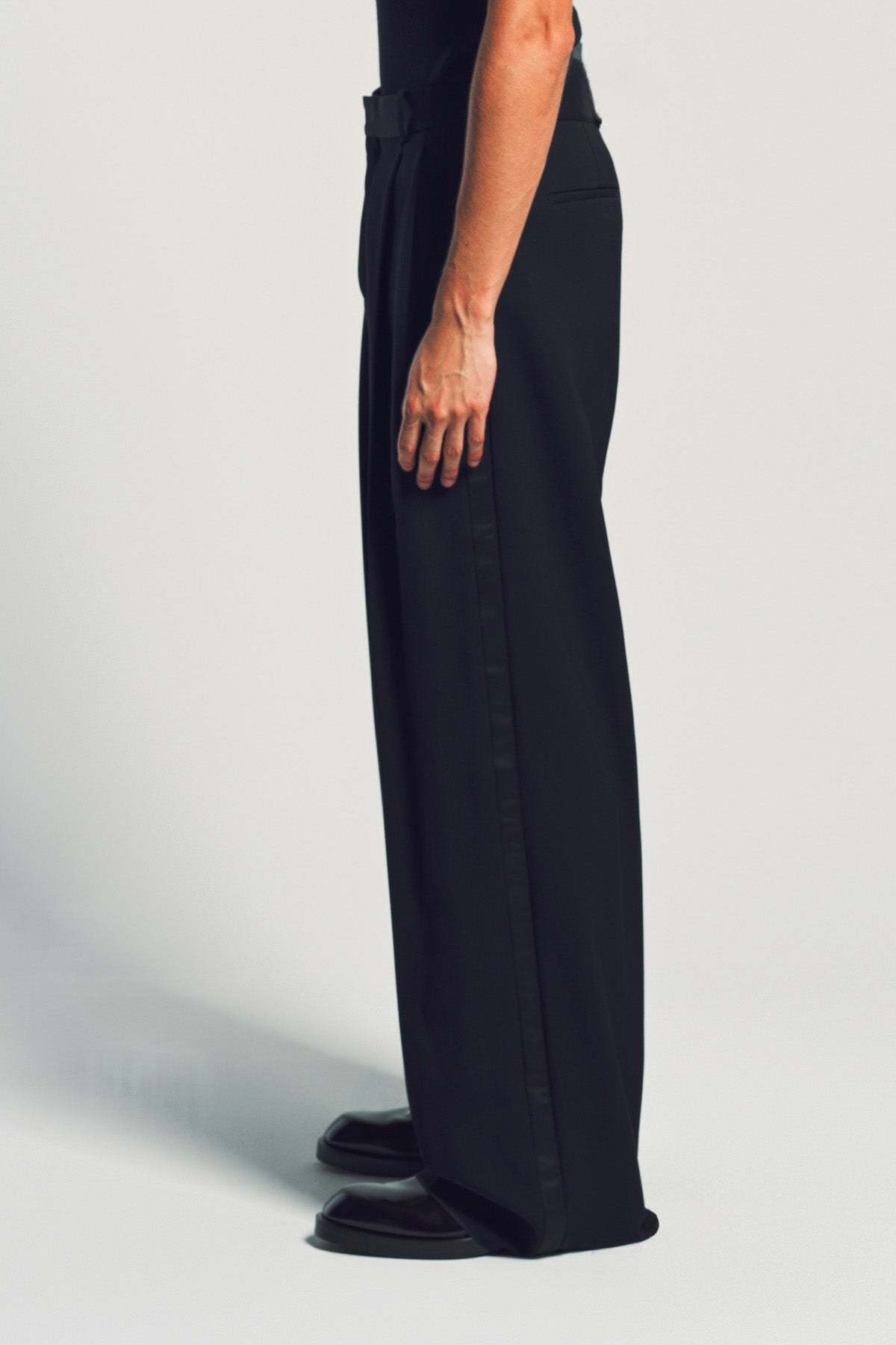 SAINT LAURENT ブラック ガウチョパンツ F36 SAINT LAURENT | WIDE-LEG TUXEDO PANTS
