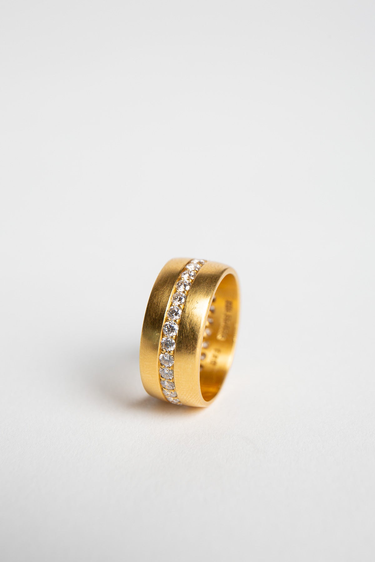 ELI HALILI | YELLOW GOLD & DIAMOND BAND RING