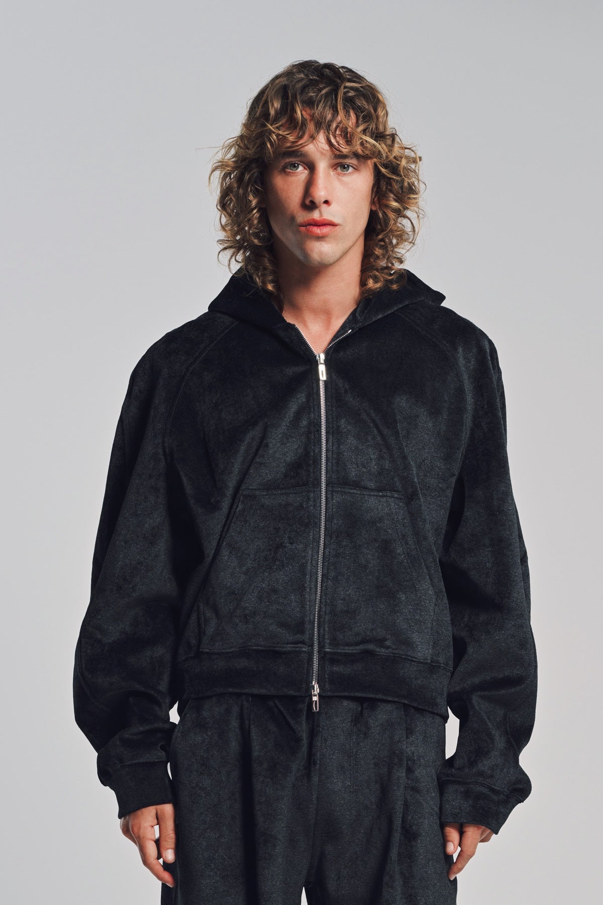 LOUIS GABRIEL NOUCHI | VELVET SWEATSHIRT