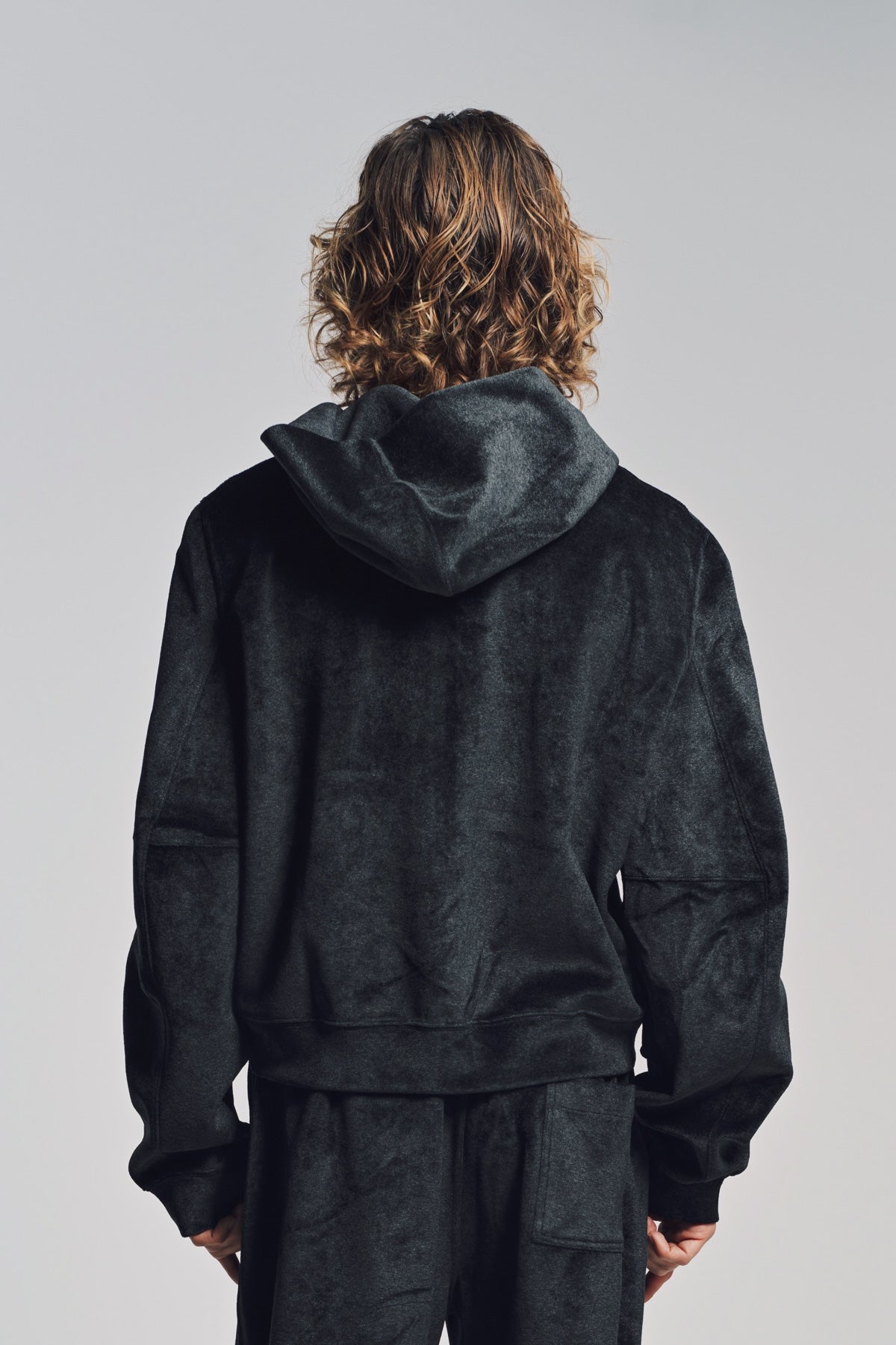 LOUIS GABRIEL NOUCHI | VELVET SWEATSHIRT