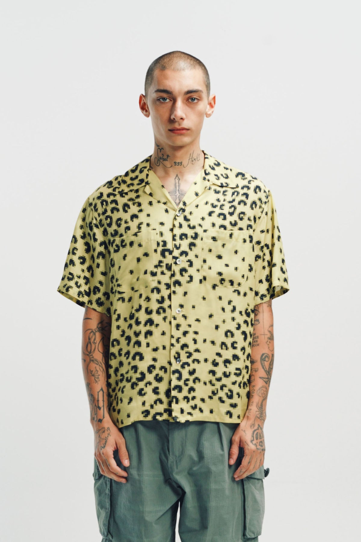 や*い様 MAISON MARGIELA 総柄 シャツ MAISON MARGIELA | PIXEL LEOPARD SHORT SLEEVE SHIRT