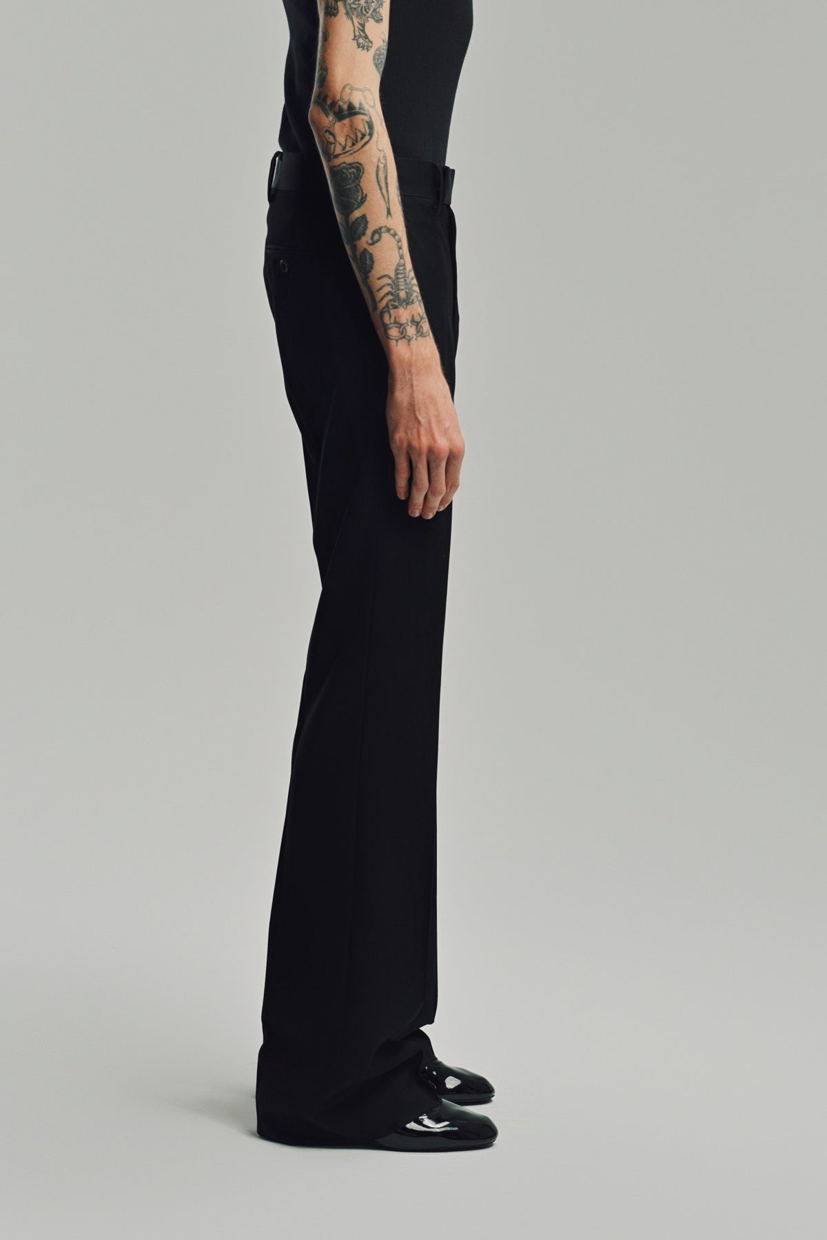 KYOSUKE KUNIMOTO | NOIR FLAT FRONT PANTS