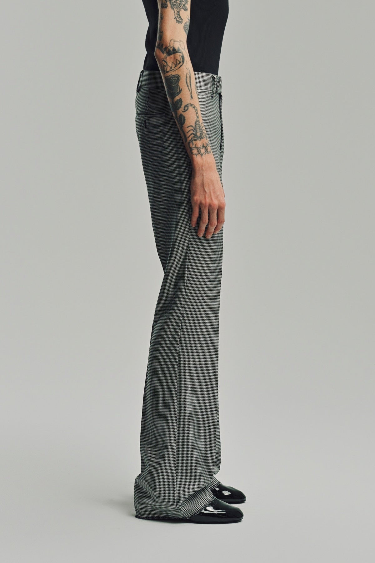 KYOSUKE KUNIMOTO | HOUNDSTOOTH FLAT FRONT PANTS
