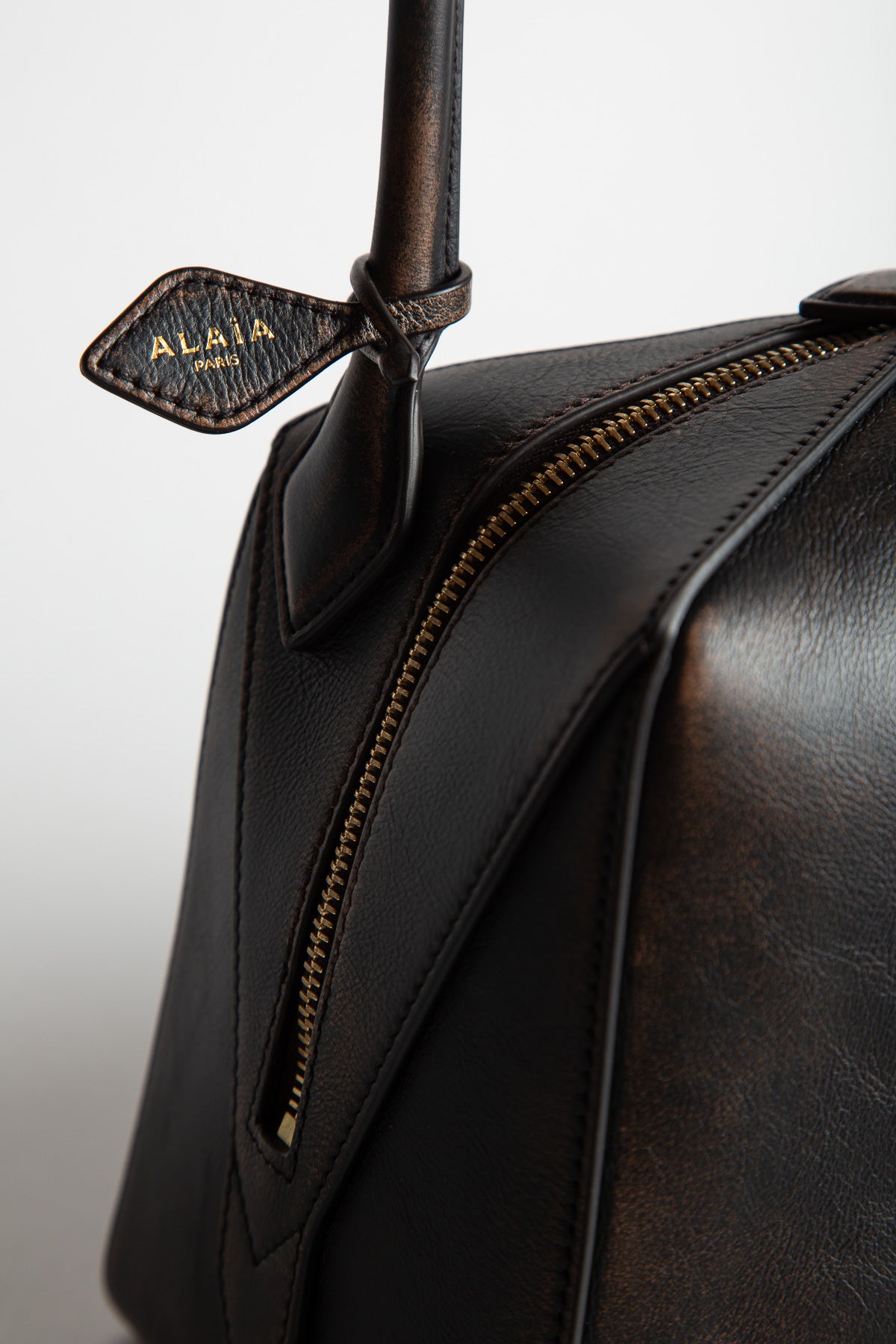 ALAÏA | LE BOULEDOGUE BOWLING BAG