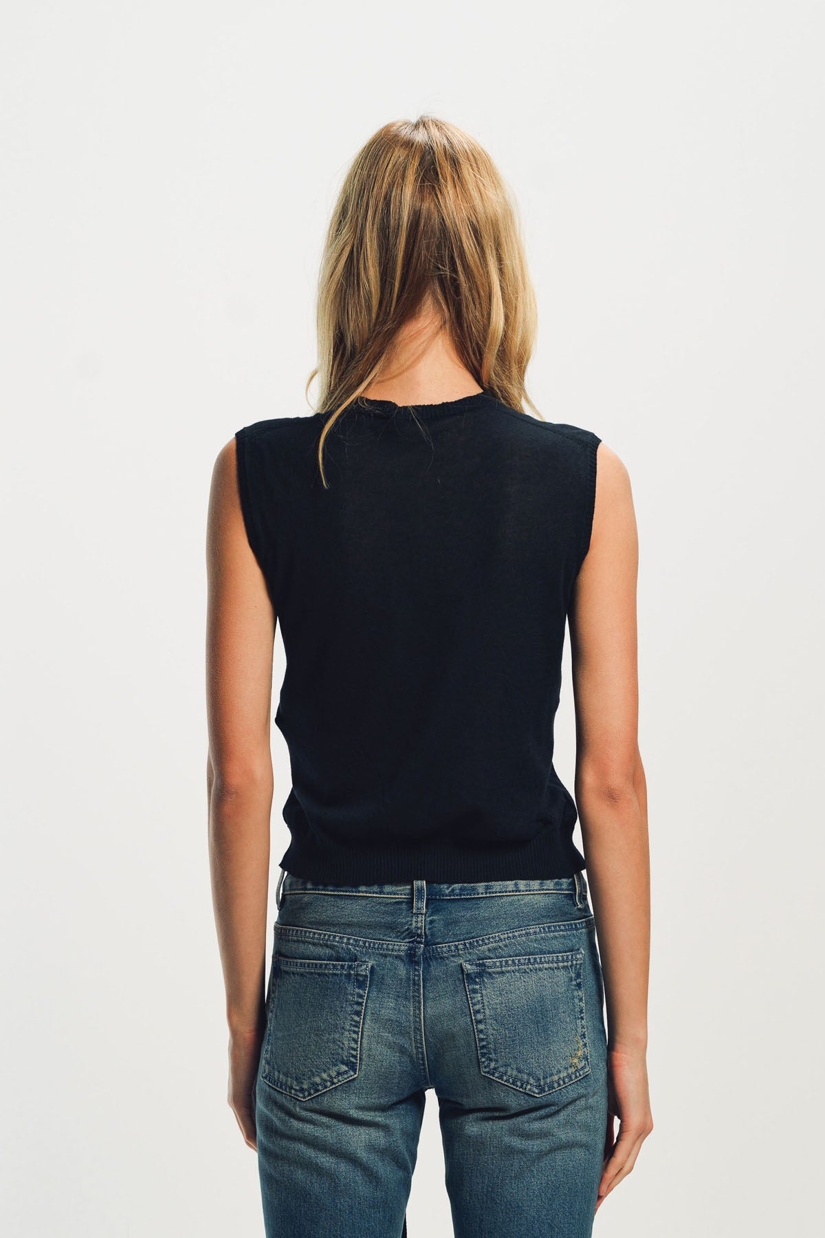 ANN DEMEULEMEESTER | ROKA SEAMLESS SLEEVELESS KNIT TOP