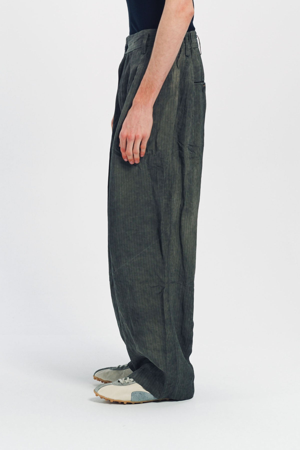 ZIGGY CHEN | DROP CROTCH PLEATED TROUSERS