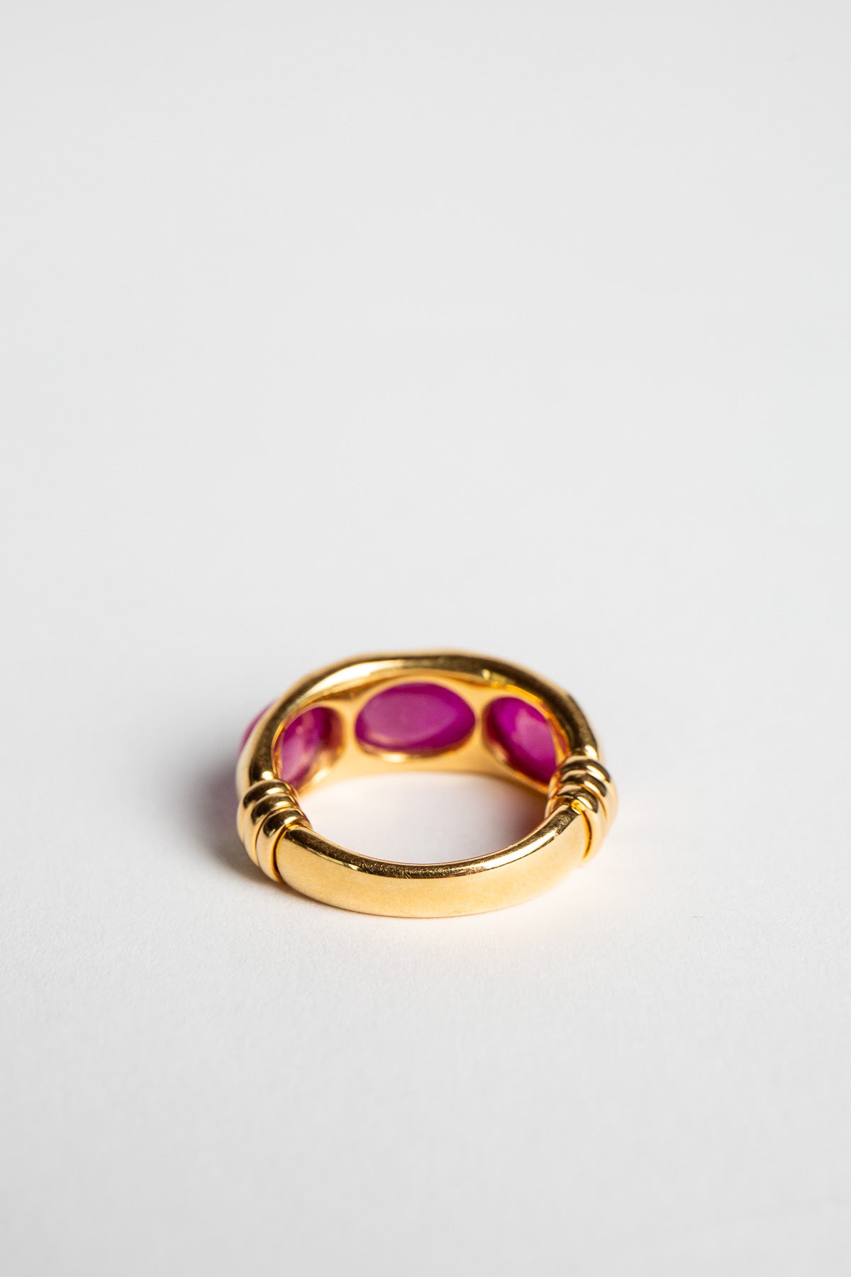 ADI HANDMADE | YELLOW GOLD AND RUBY TRIO RING