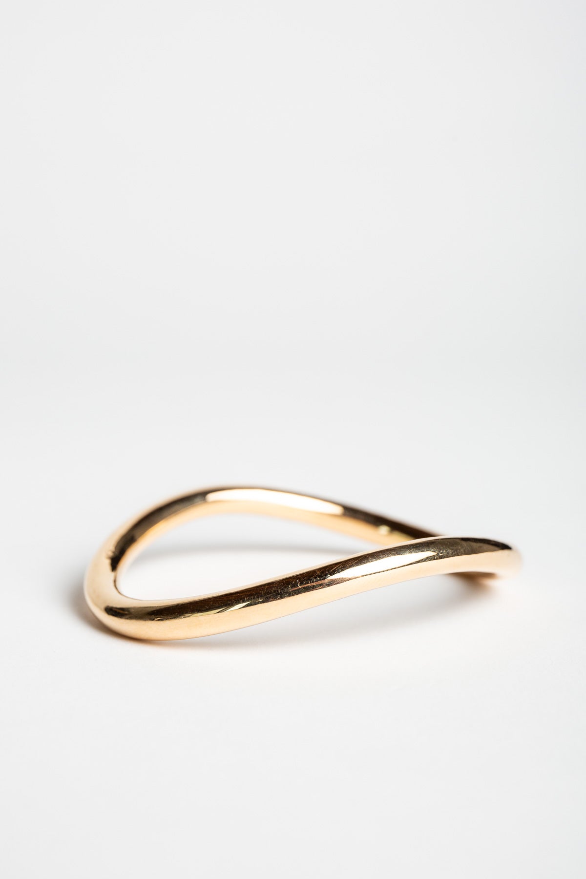 ADI HANDMADE | YELLOW GOLD ASYMMETRICAL BRACELET