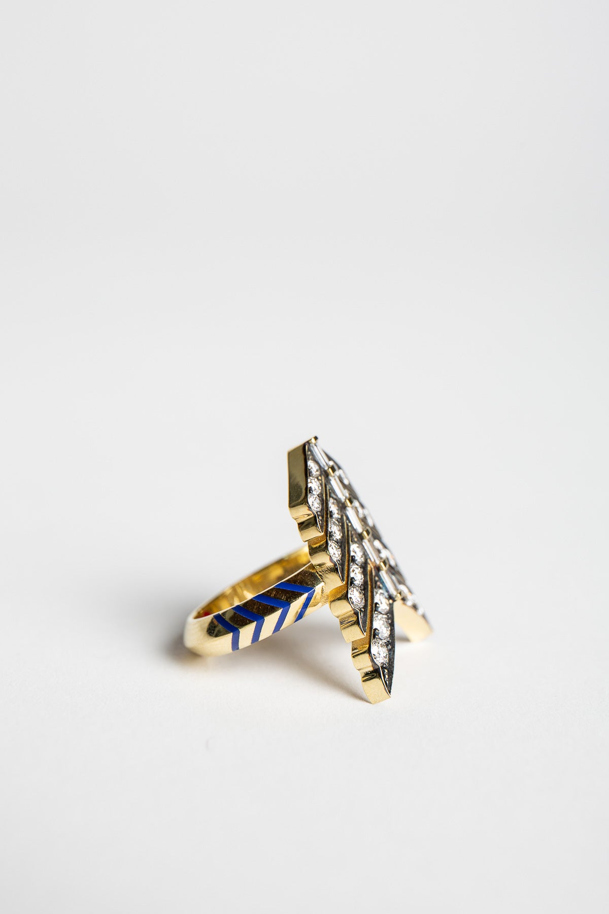 CIRCA 1700 | LOVE AND STRENGTH VICTORY RING