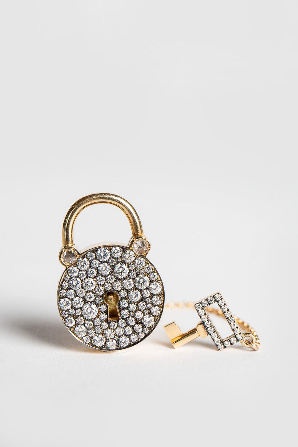 CIRCA 1700 | SQUARE PEG DIAMOND PADLOCK PENDANT