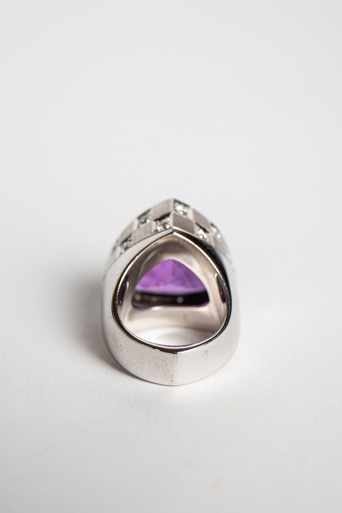 STEPHEN WEBSTER | 18K WHITE GOLD CHECKERBOARD AMETHYST RING