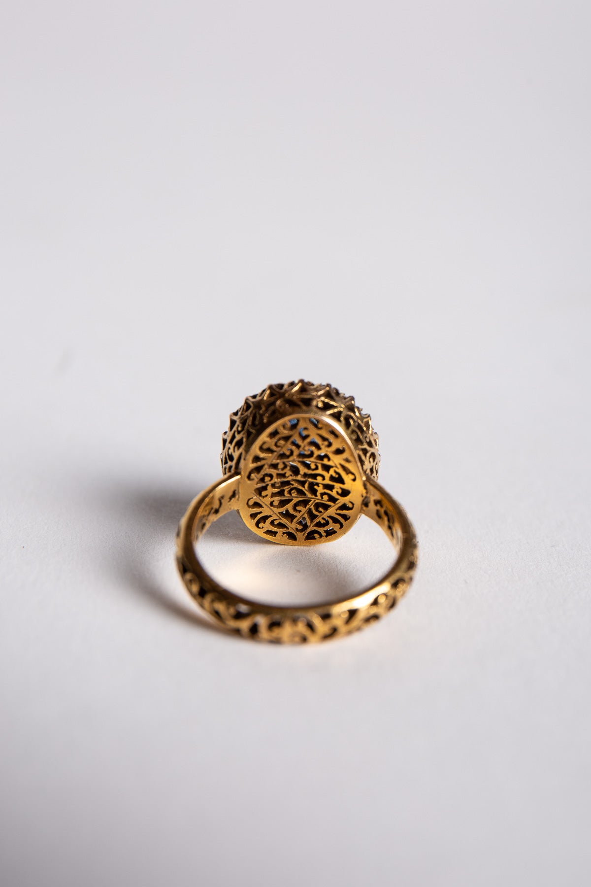 AMRAPALI LONDON | YELLOW GOLD SAPPHIRE & DIAMOND RNG