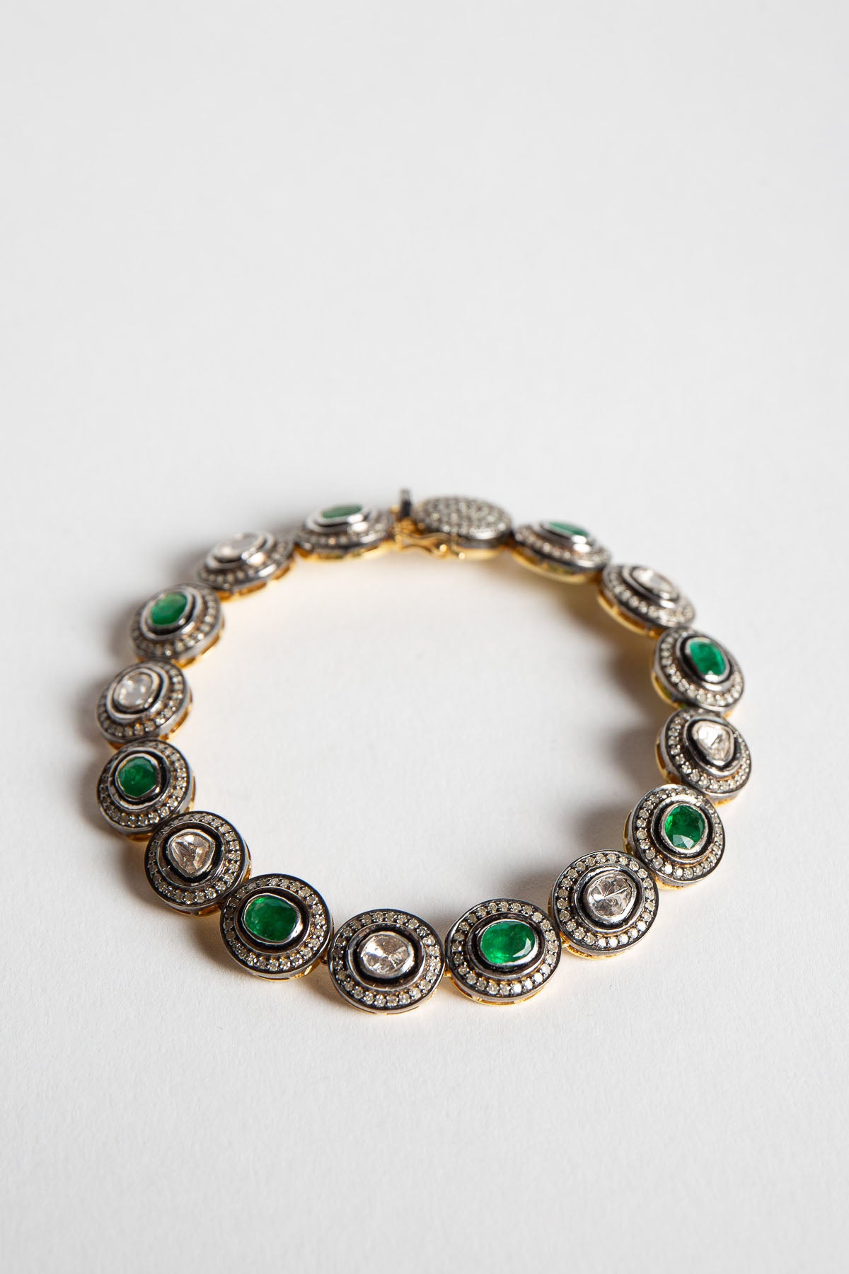 AMRAPALI LONDON | YELLOW GOLD, STERLING SILVER, EMERALD & DIAMOND BRACELET