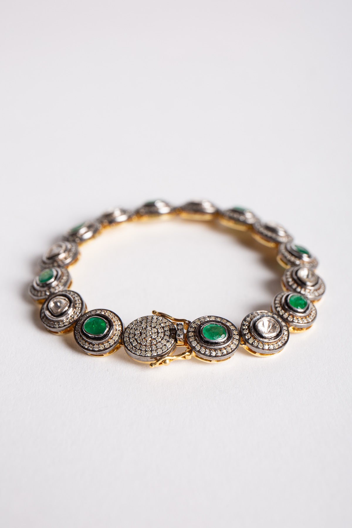 AMRAPALI LONDON | YELLOW GOLD, STERLING SILVER, EMERALD & DIAMOND BRACELET