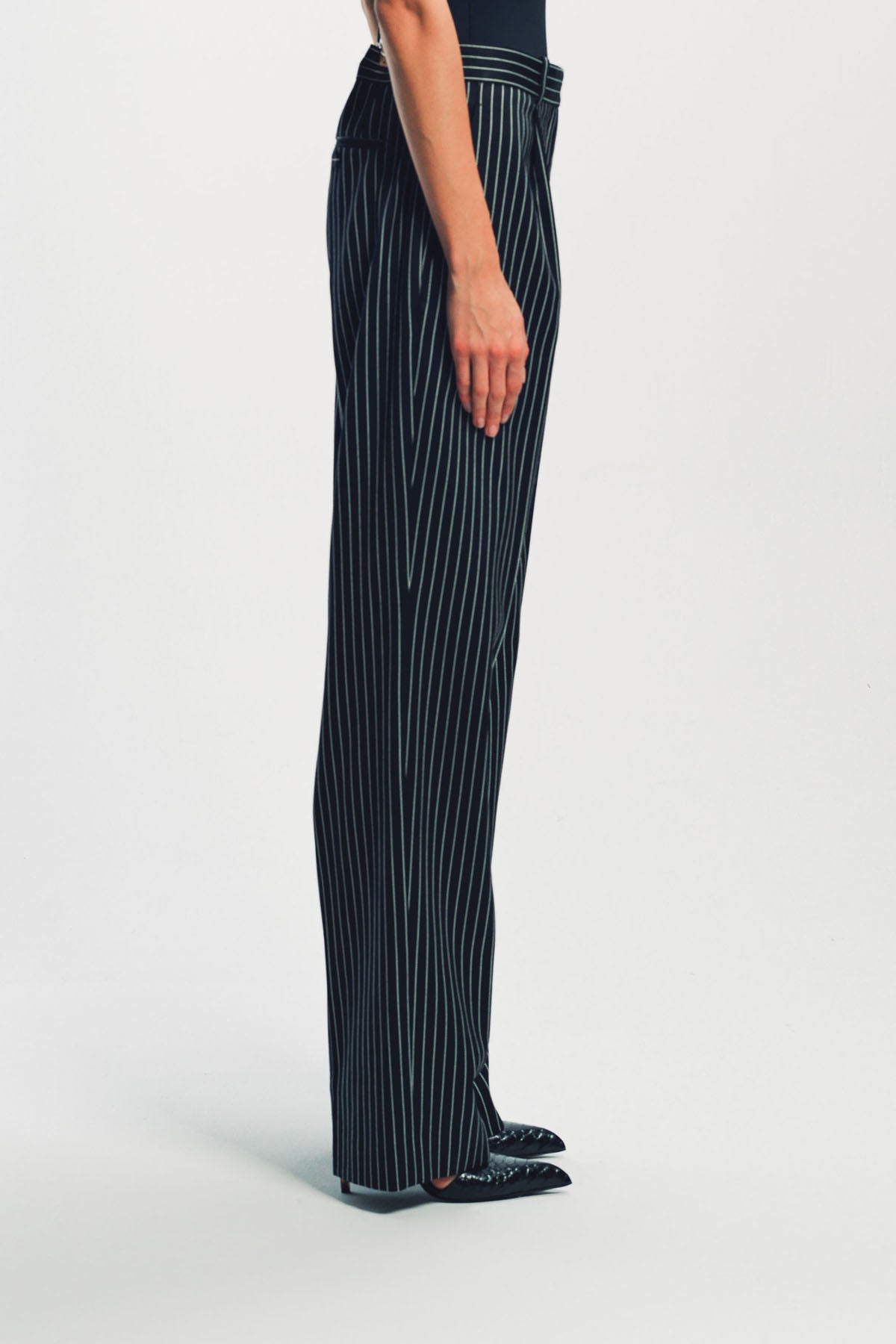 TOM FORD | STRIPED WOOL COTTON BARATHEA RELAXED PLEATED STRAIGHT PANTS