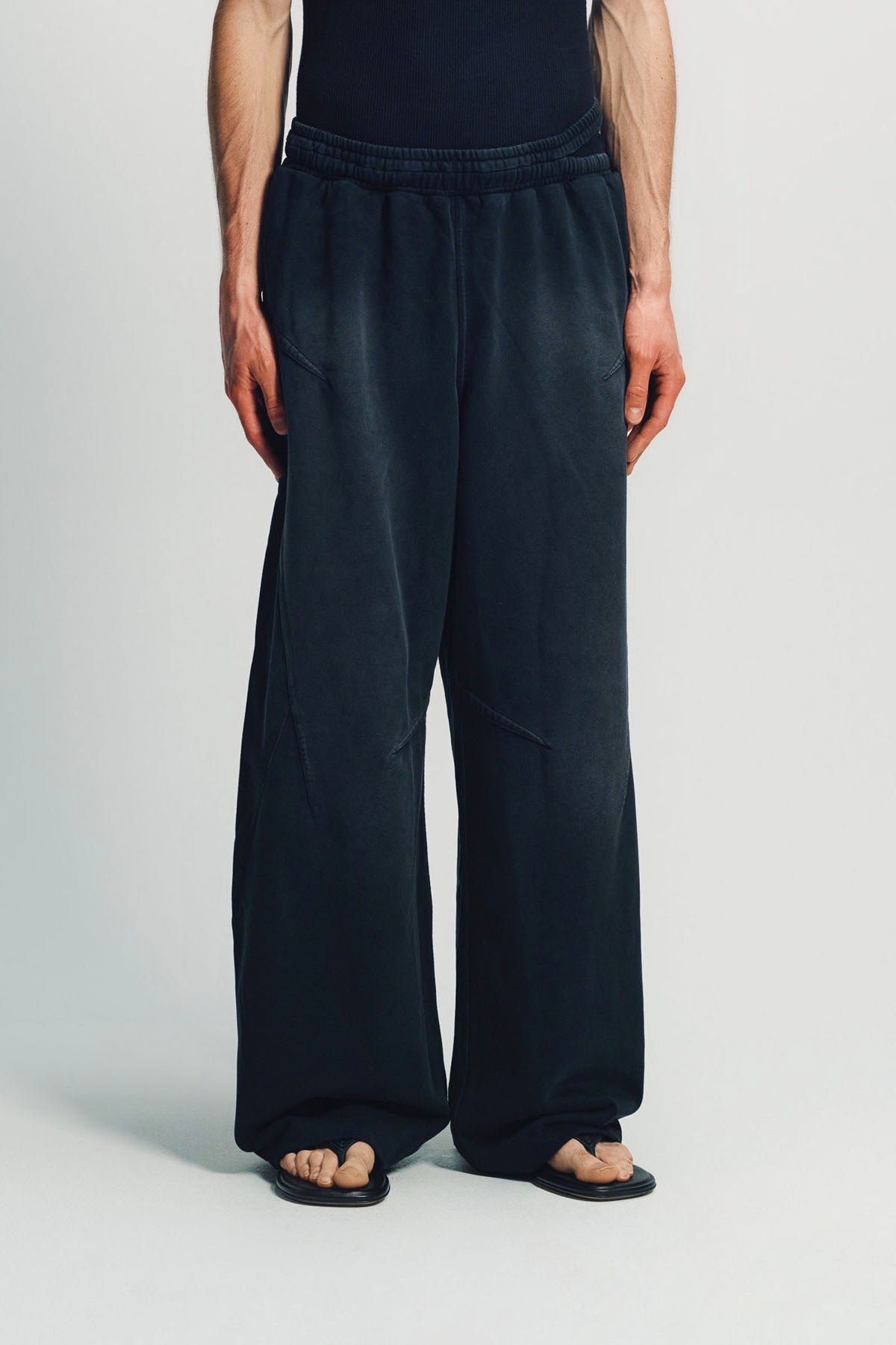 LOUIS GABRIEL NOUCHI | SUNWASH COTTON ASYMMETRICAL OPENING JOGGERS