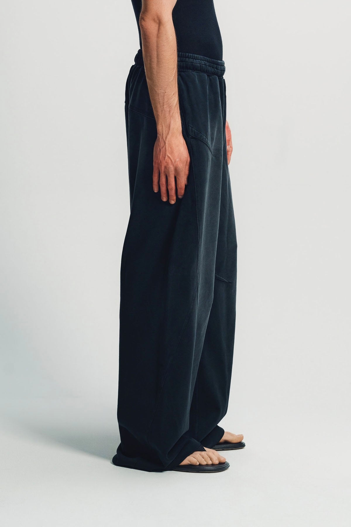 LOUIS GABRIEL NOUCHI | SUNWASH COTTON ASYMMETRICAL OPENING JOGGERS