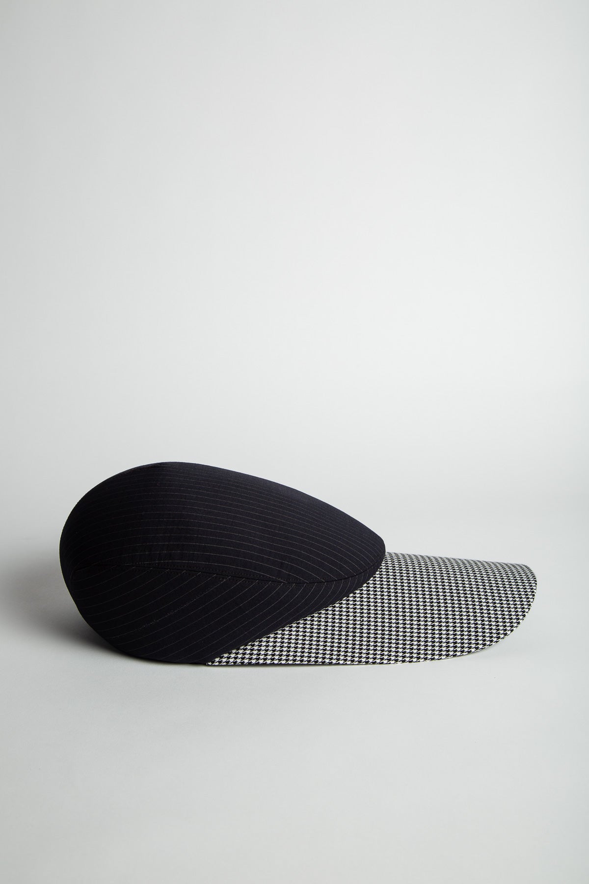 COMME DES GARCONS HOMME PLUS | OVERSIZED HAT